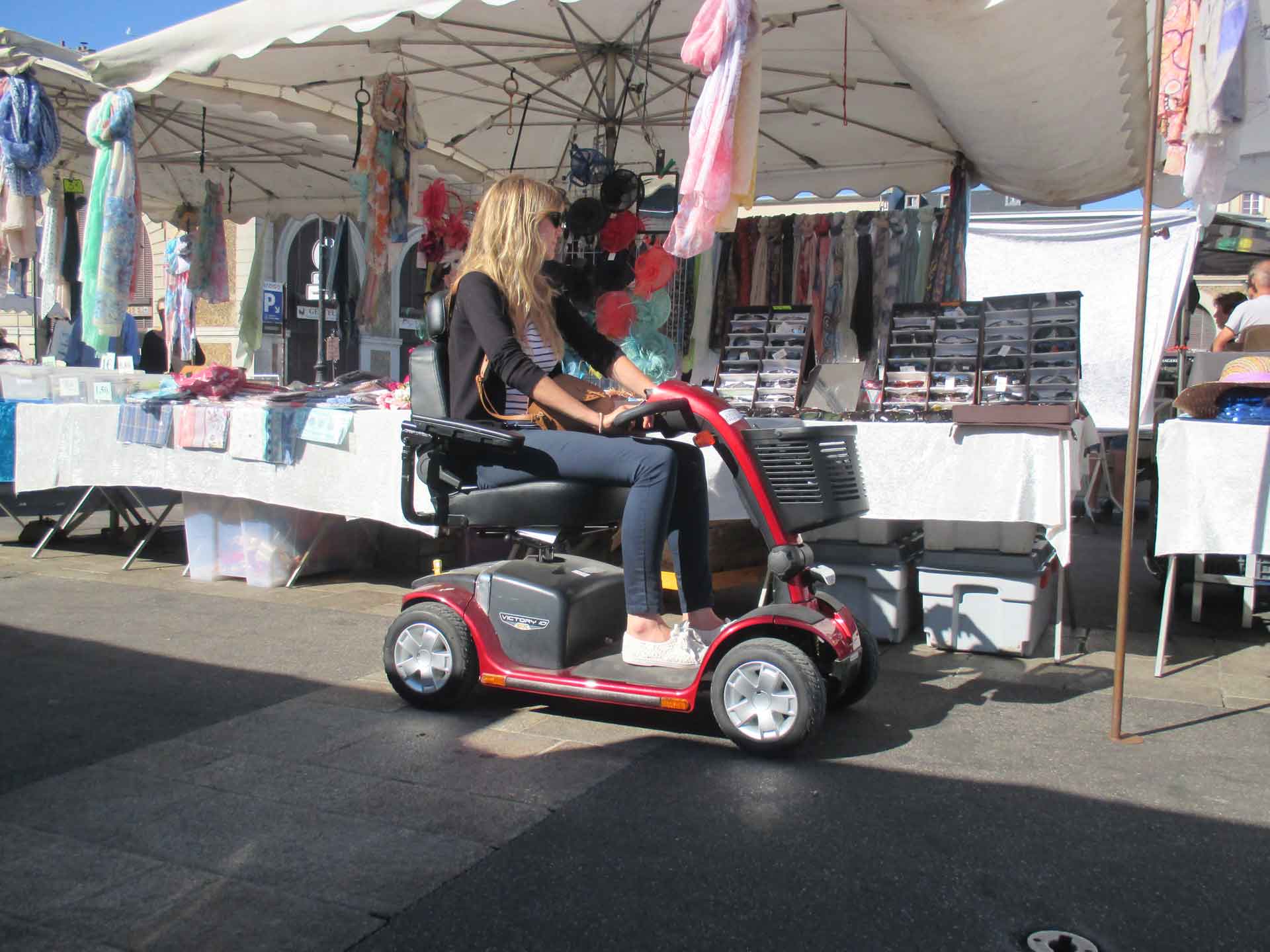 Electric scooter rental for the disabled, ideal for tourism and visiting in France