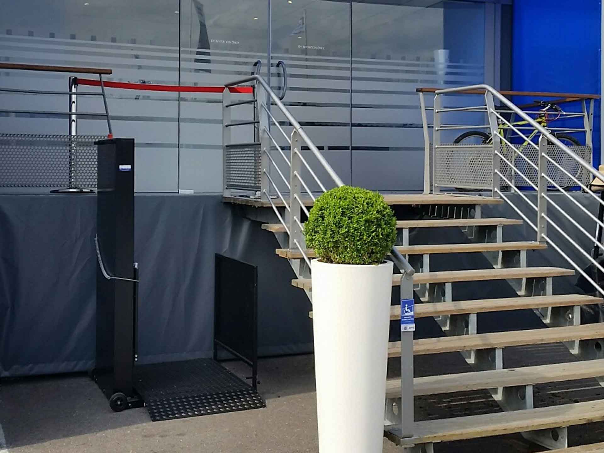 Rent an Orion electric elevator platform, providing disabled and handicapped access to your events, trade shows, seminars, etc. everywhere in France