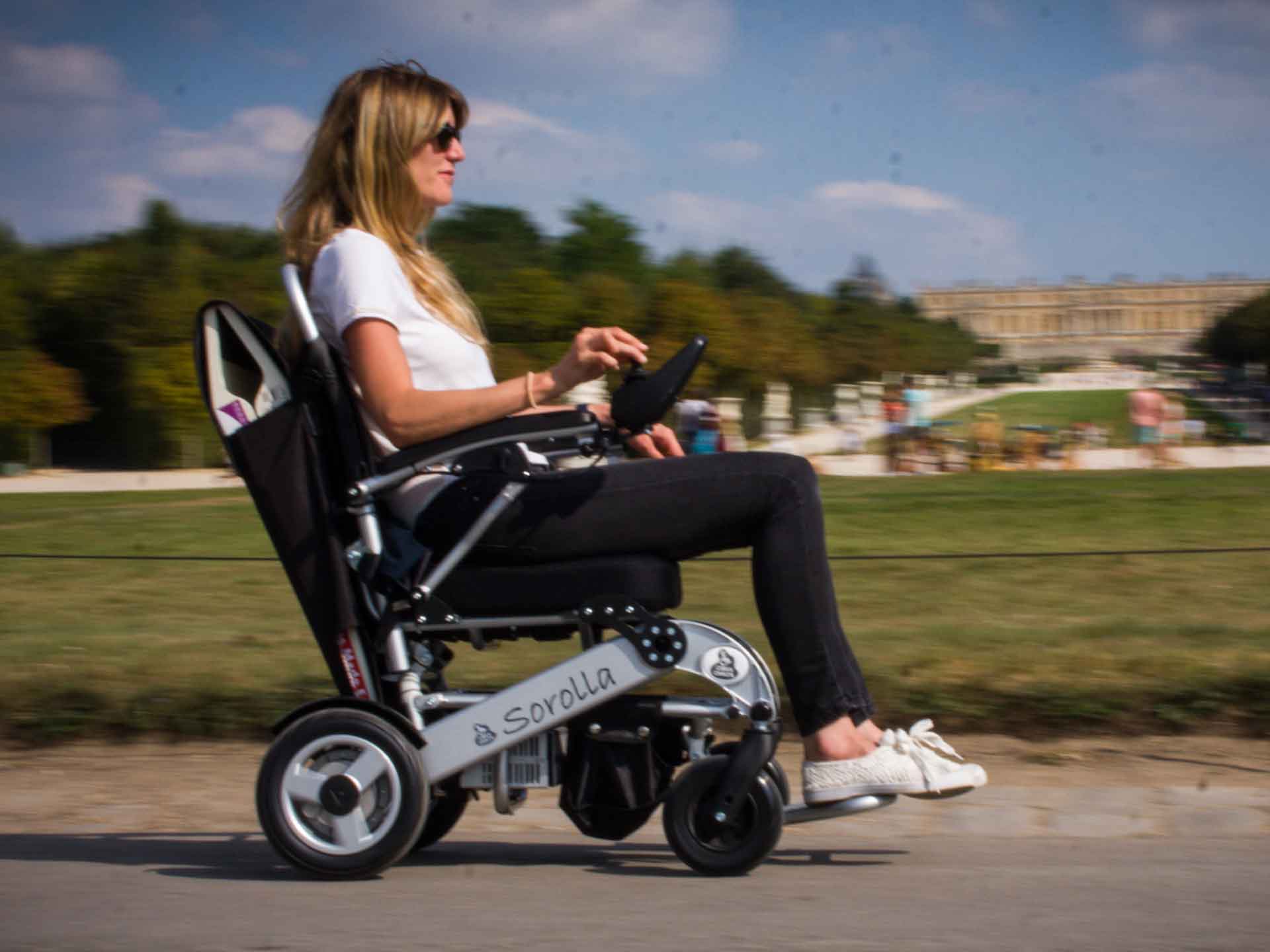 Rent an electric wheelchair for the handicapped - tourism and visiting France