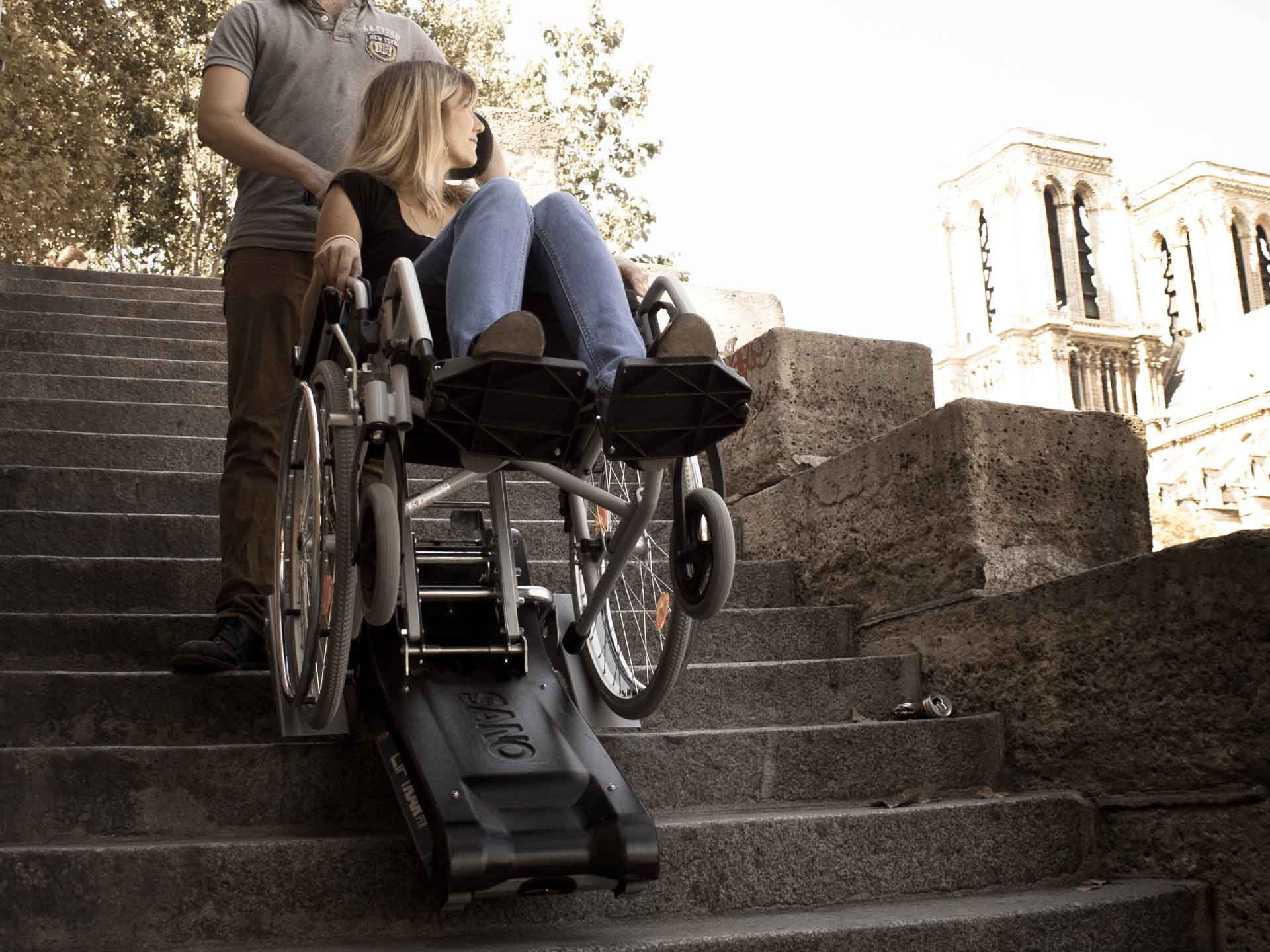 Rent a tracked stair climber for the disabled in France