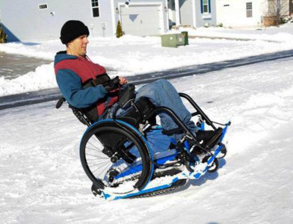 Location- de chenillette pour fauteuil roulant, accès tout terrain