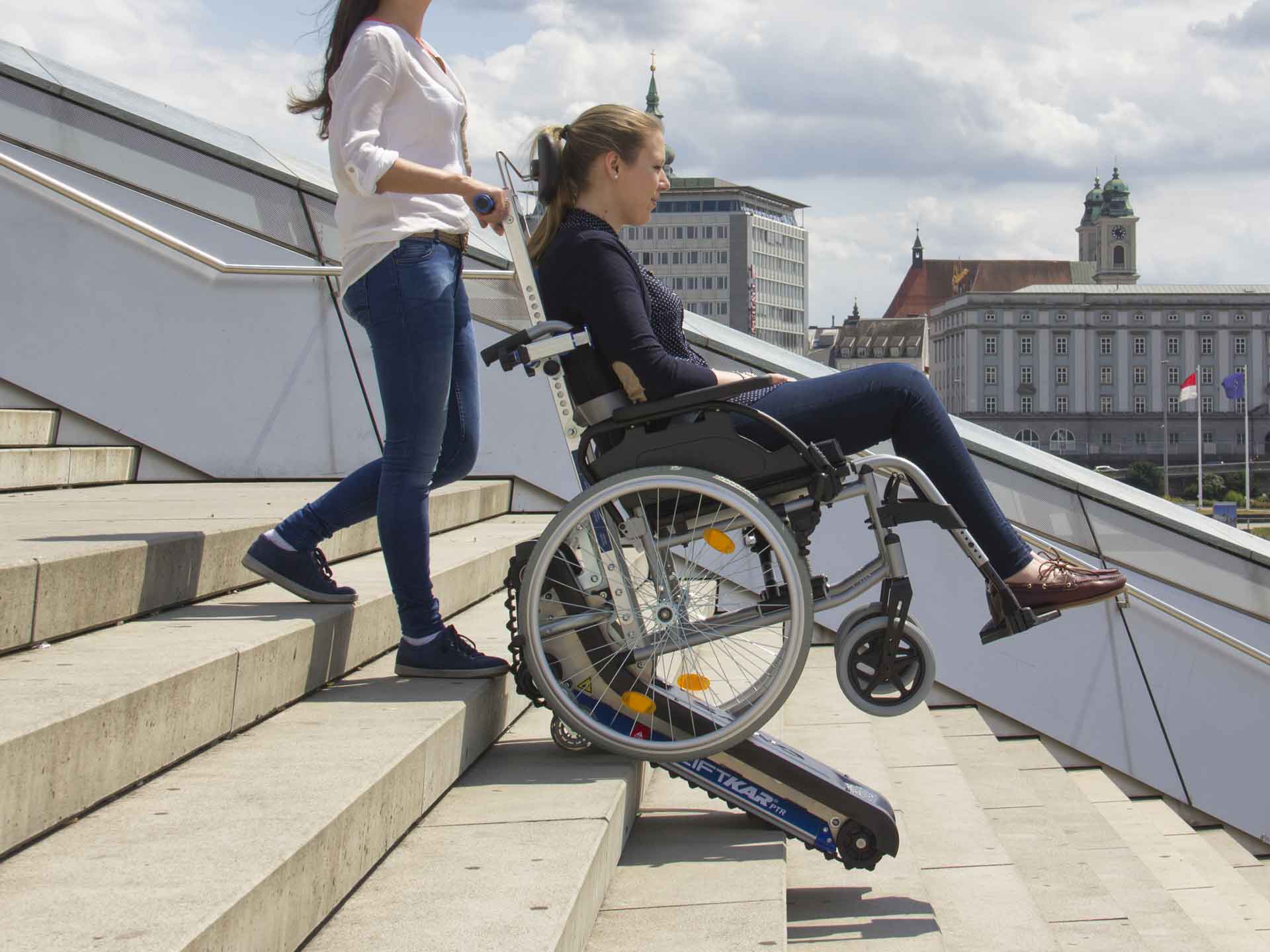 Rental solution of tracked stair climbers for the movement of the disabled and handicapped in France